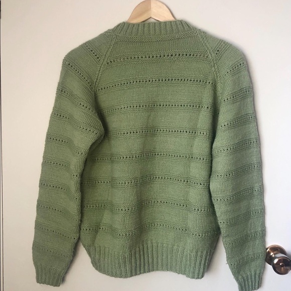 ✿ Green Knit V-Neck Sweater Size M - Picture 3 of 4